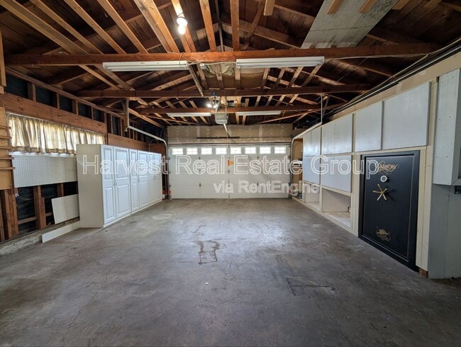 Building Photo - 25930 Madeline Ln