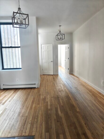 Building Photo - 2401 Tilden Ave