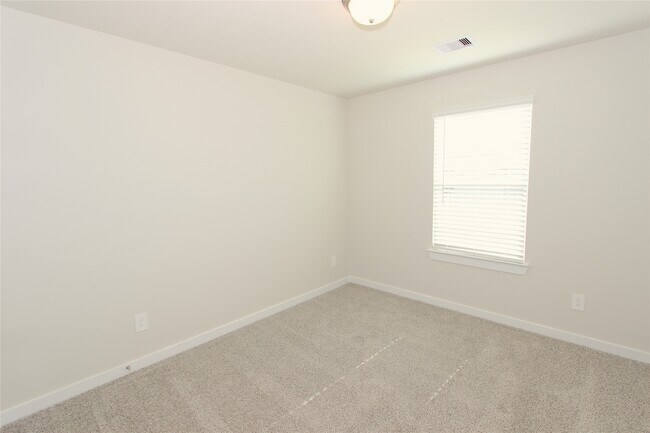 Building Photo - 5518 Handlewood Ln