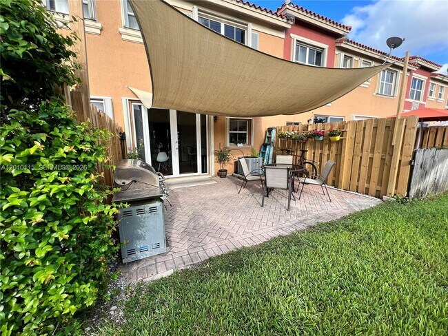 Building Photo - 6120 NW 116 Pl