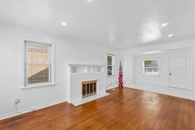 Building Photo - 2512 NW 32nd St