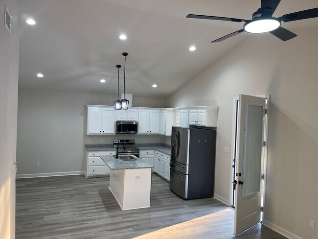 Building Photo - Beautiful New Construction Home