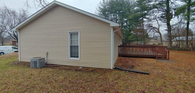 Building Photo - 6427 Canna Ct