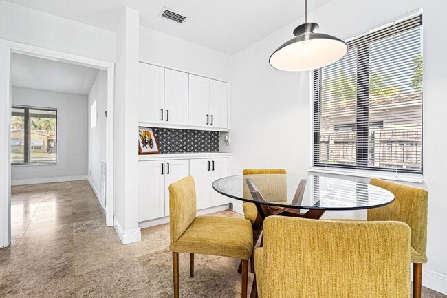 Building Photo - 1430 NE 16th Ave