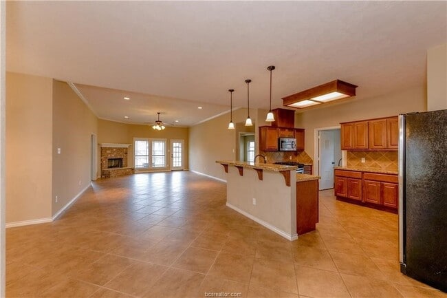 Building Photo - 1011 Emerald Dove Ave