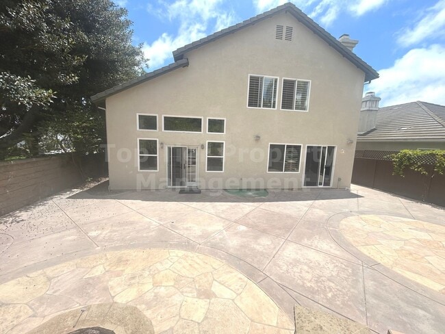Building Photo - ***Gorgeous 4 bed / 3 bath / 2,585 sqft House in Calavera Hills - Available 07/01***