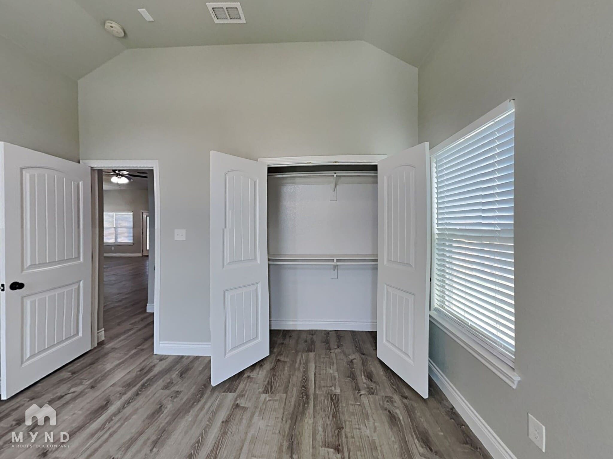 Building Photo - 375 E 9th St