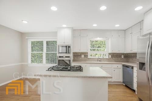 Building Photo - 688 Planters Row SW