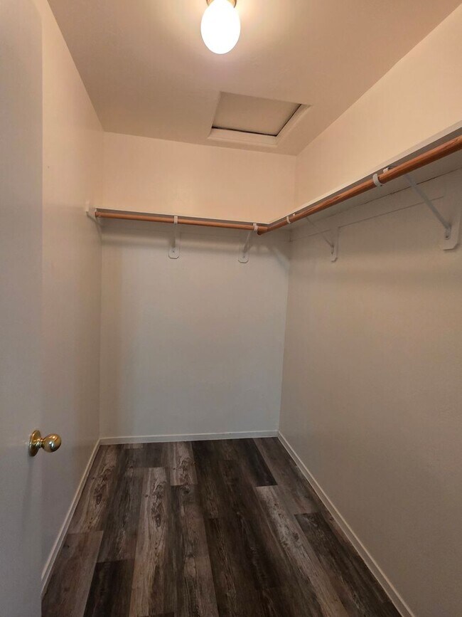 Building Photo - 1305 Quartz Hill Rd