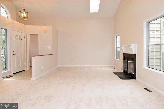 Building Photo - 6008 Good Lion Ct