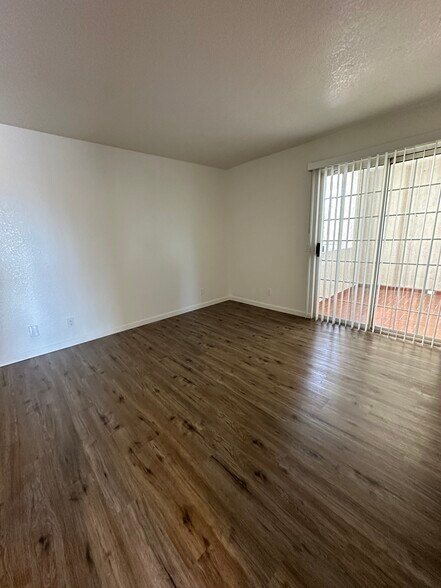Building Photo - 2798 N Junipero Ave
