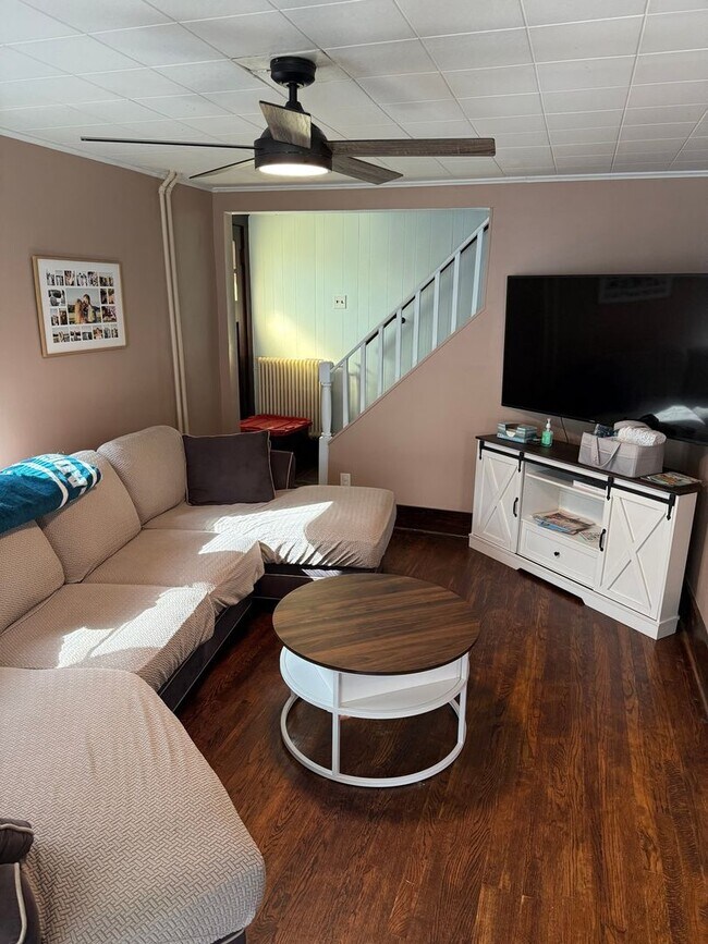 Building Photo - Charming 3BR House in Albany