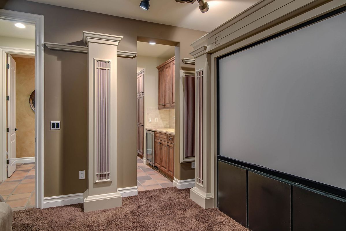 Building Photo - 25400 Prado De Las Peras