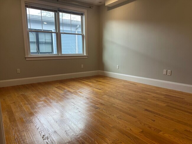 Building Photo - 45 Spring St