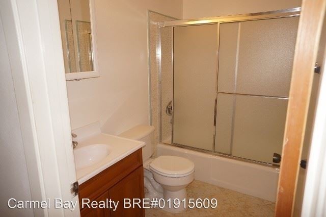 Building Photo - 300 Watson St