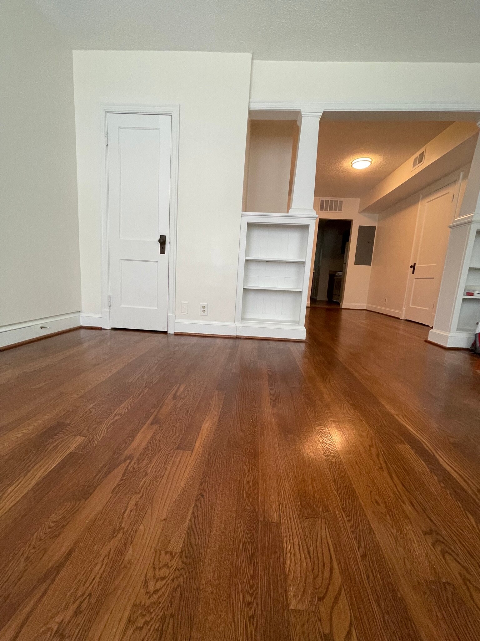 Leaving Room - 4630 New Hampshire Ave NW