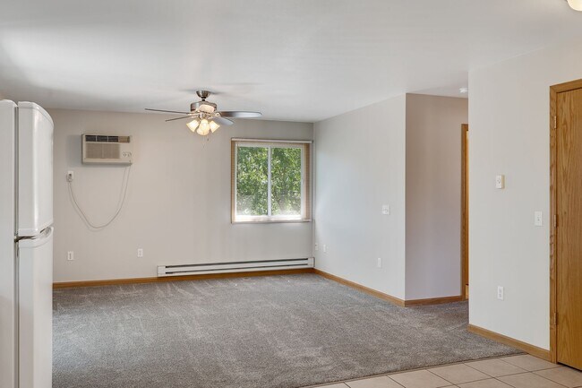 Building Photo - 2014-2020 7th St S