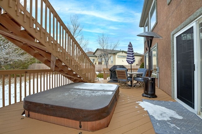 Building Photo - Spacious 2-Story with Mountain Views School District-20