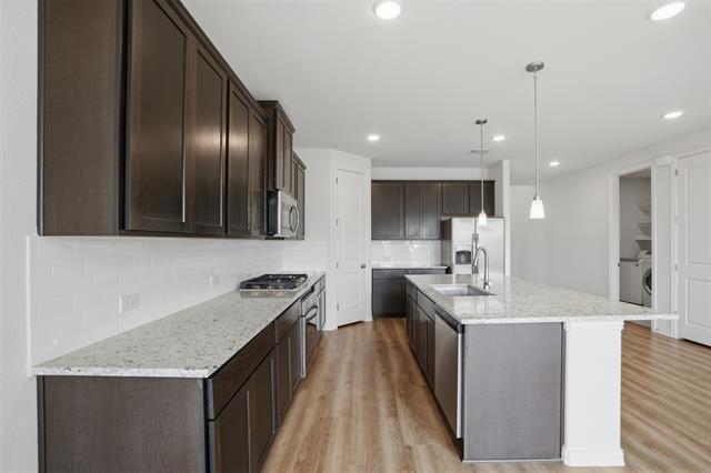 Building Photo - 1216 Rosebay Dr