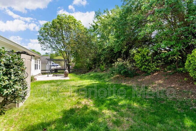 Building Photo - 3807 Crimson Wing Dr