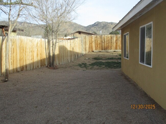 Building Photo - 13104 Oriente Ave NE