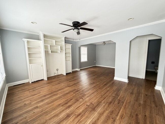 Building Photo - 206 Kenoak Dr