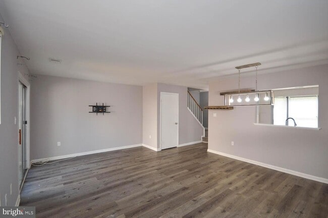 Building Photo - 14902 London Ln