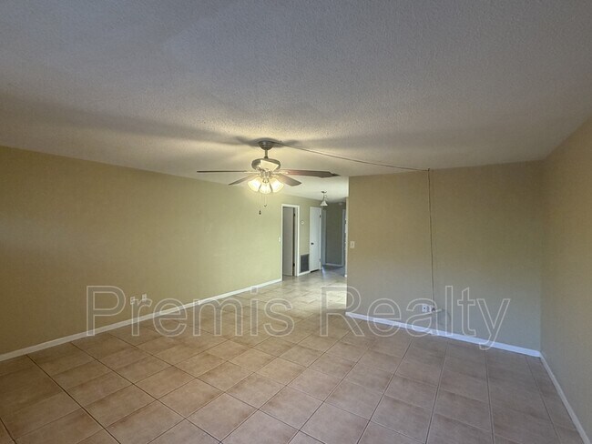 Building Photo - 1310 Amble Ln