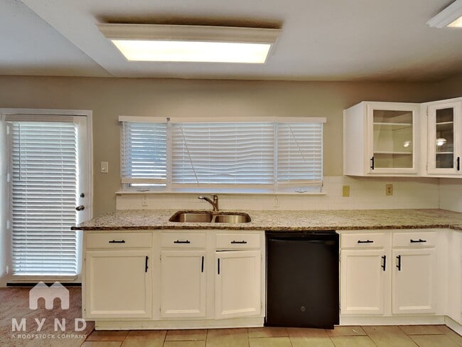Building Photo - 5033 Amhurst Ln