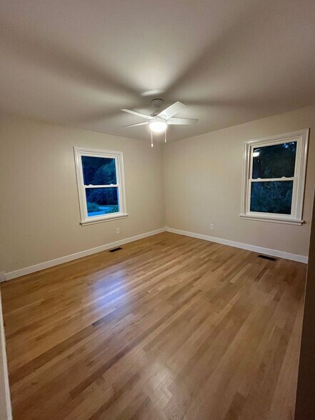 Building Photo - 4121 Foxglove Rd