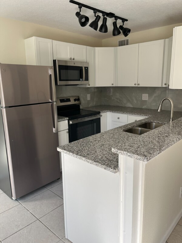 Building Photo - 1884 Agora Cir SE