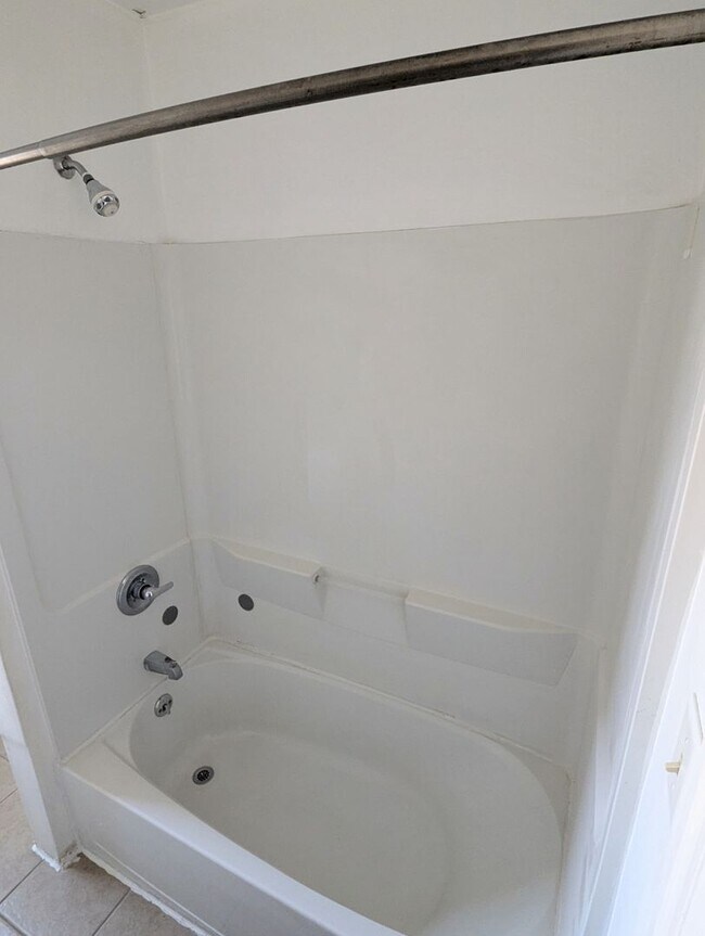 Building Photo - 18-20 W. Southern Avenue