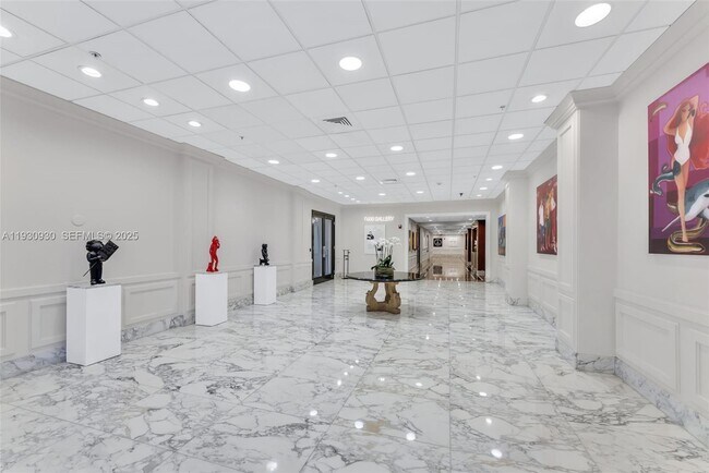 Building Photo - 5600 Collins Ave