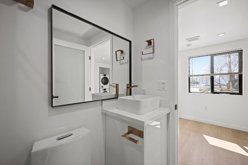 Building Photo - 1139 Bellevue Ave