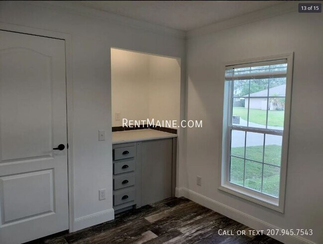 Building Photo - 516 SE 4th St