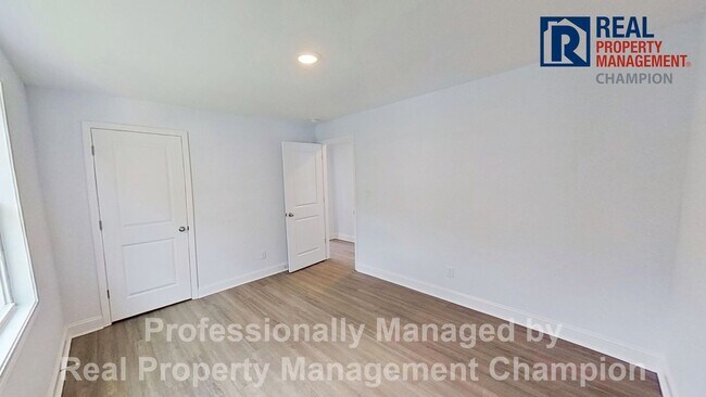 Building Photo - Recently Updated 2 BD/1 BA Home in the Heart of Wilmington