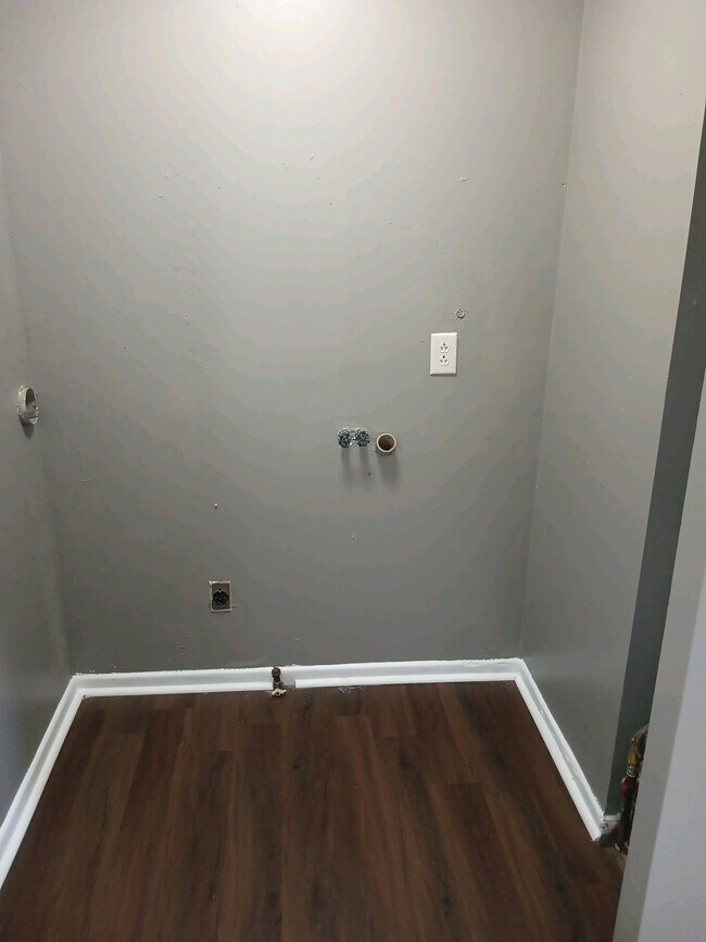 Building Photo - 4113 La Salle Ave