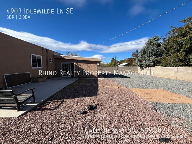 Building Photo - Spacious 2 Bedroom 3 Bathroom Home In ABQ!