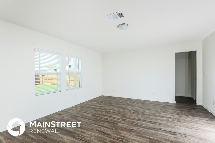 Building Photo - 525 Canoe Way