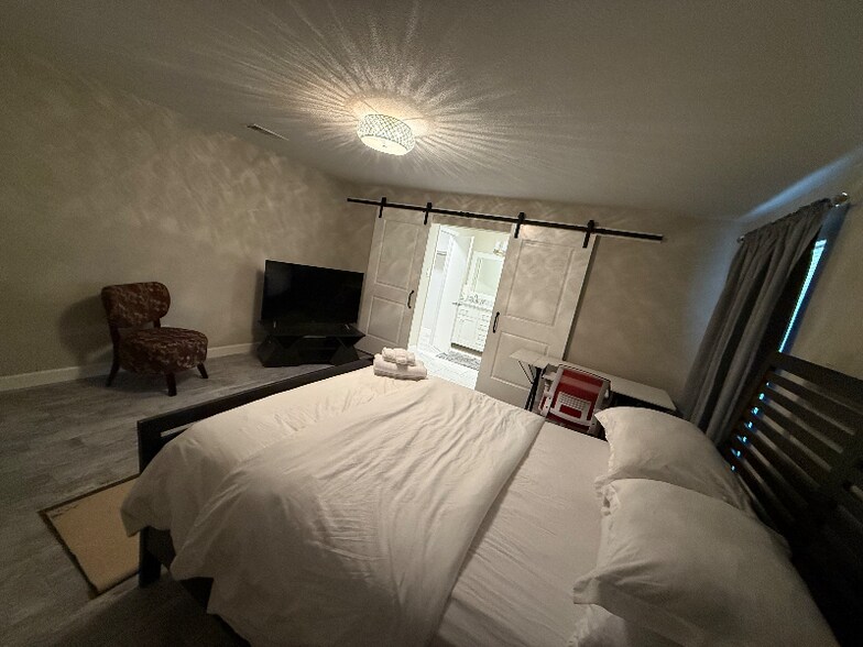 Building Photo - 1504 N Fielder Rd