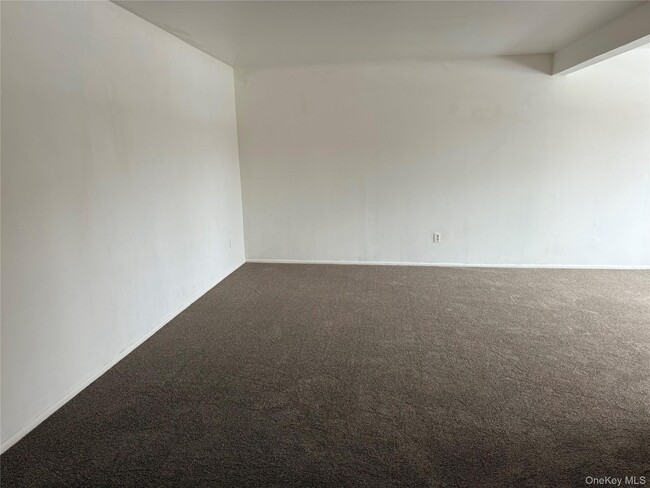 Building Photo - 58 Parkside Dr