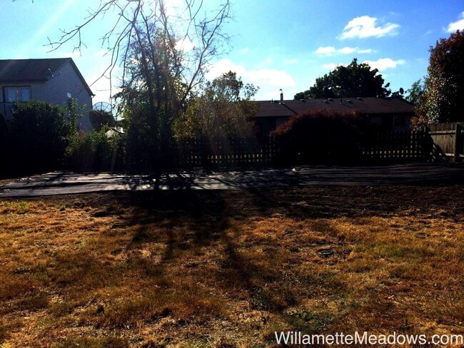 Building Photo - Magnificent 3 Bedrooms, 2 Bathrooms House ...