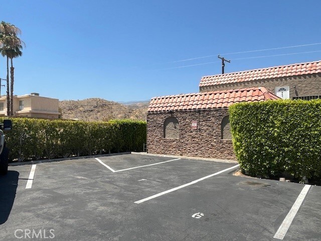 Building Photo - 36953 Bankside Dr