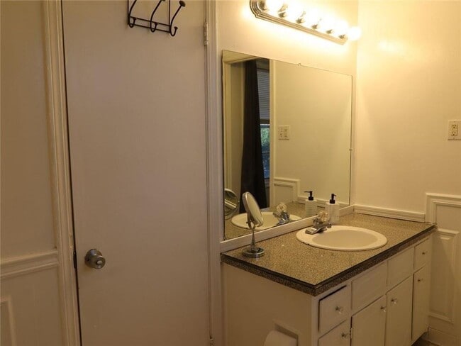 Building Photo - 651 Mincey Woods Ct