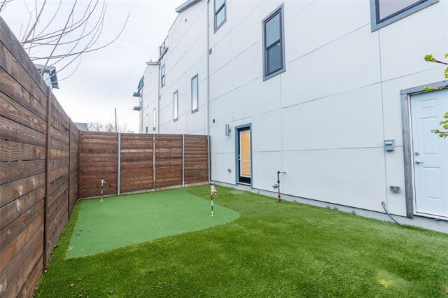 Building Photo - 1925 California Dr