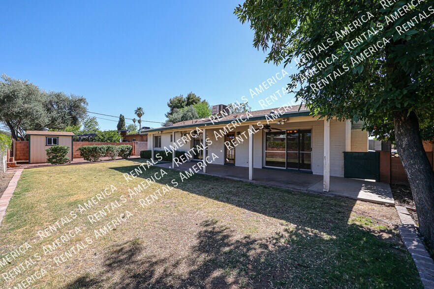 Building Photo - 2421 S Terrace Rd
