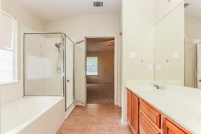 Building Photo - 1107 Rolling Ridge Dr