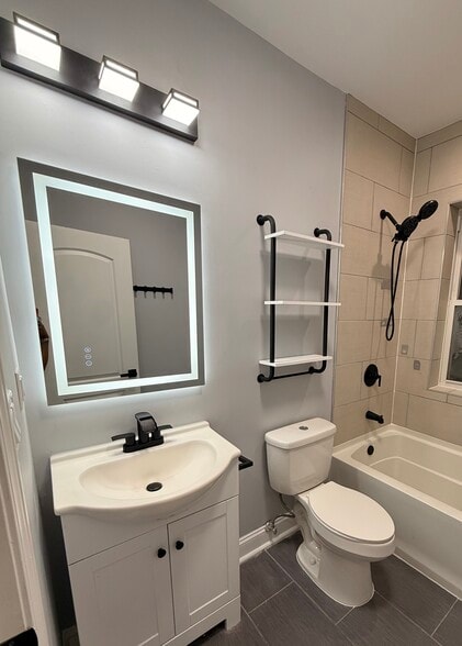 Building Photo - 7825 S Loomis Blvd