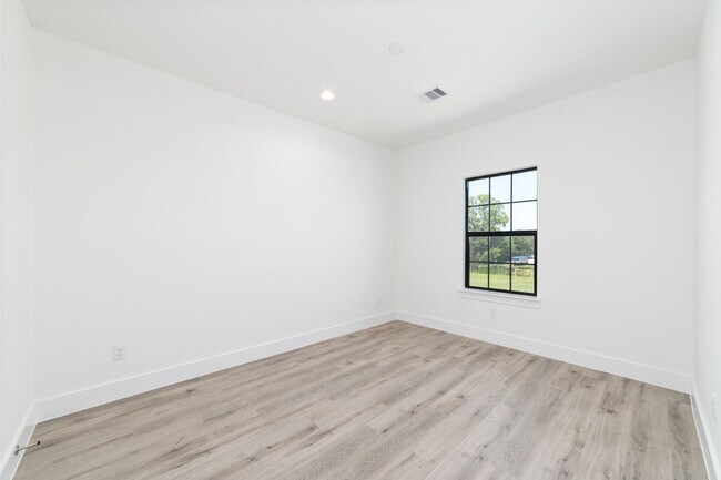 Building Photo - 11923 N Hoa Sen Cir