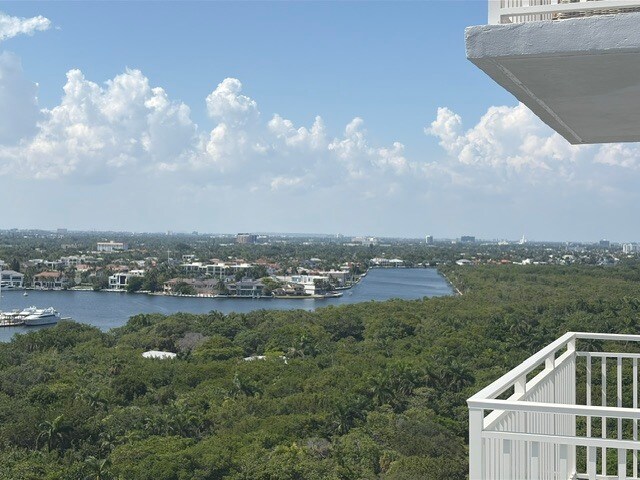 Building Photo - 3000 E Sunrise Blvd